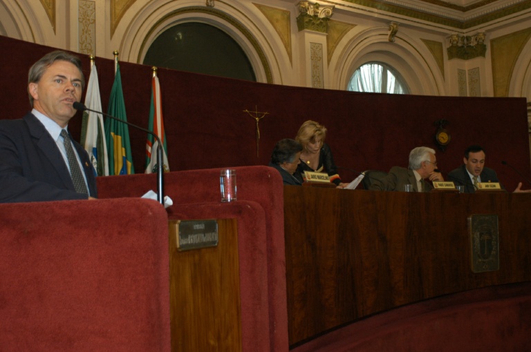 Câmara aprova uso de cardápios em braile 