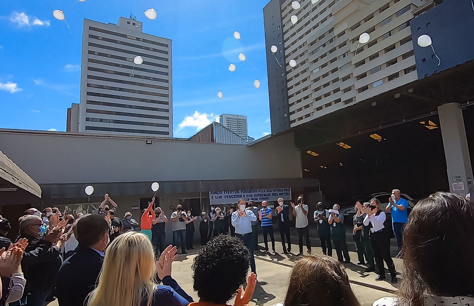 Câmara comemora retorno de servidor afastado pela covid-19
