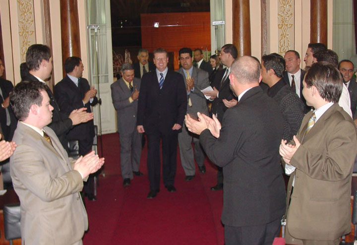 Câmara concede cidadania ao jurista Clèmerson Clève