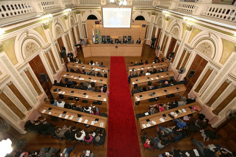 Câmara concede cidadania honorária a Aldebrando Lins