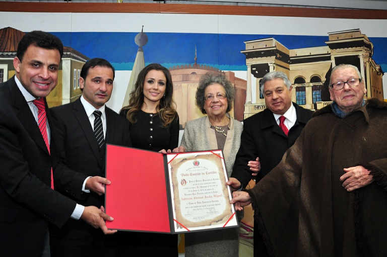 Câmara concede título de Vulto Emérito a Giovani Rocha  