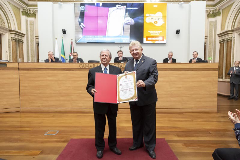 Câmara concede título de Vulto Emérito a presidente da ASPP