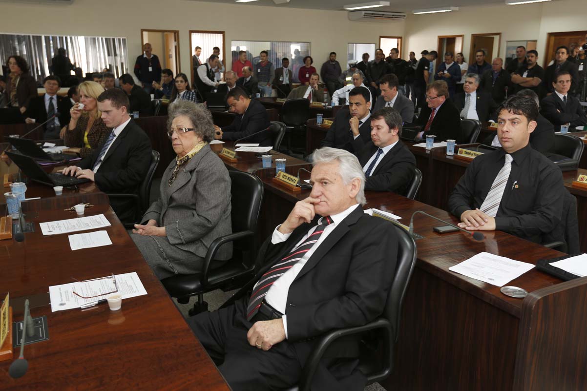 Câmara convoca sessão extraordinária para esta quinta-feira 