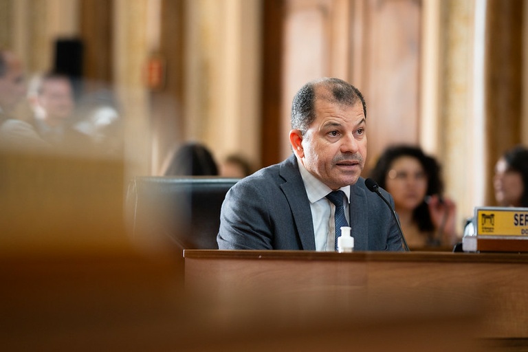 Câmara corrige lei e viabiliza venda de terreno no Campo Comprido