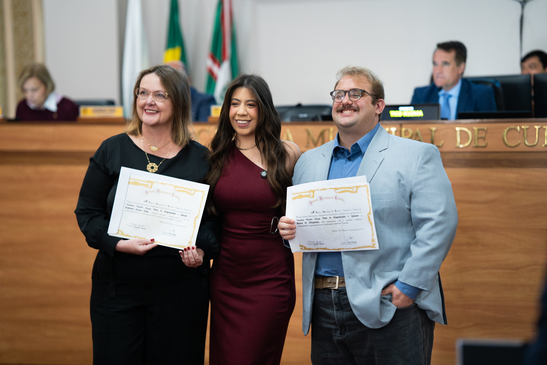 Valorização da educação é destaque nas homenagens