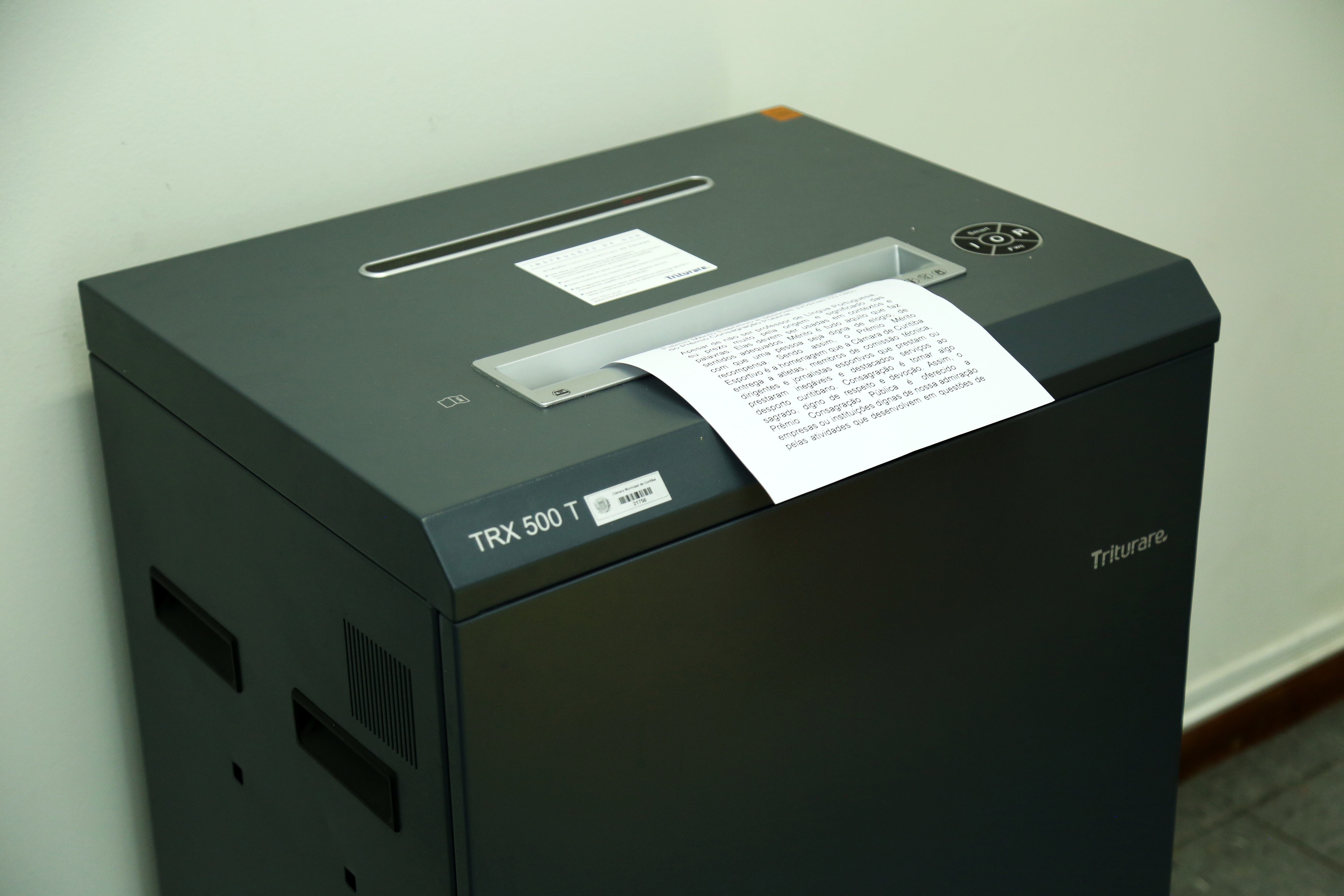 Câmara de Curitiba abre licitação para  fragmentadoras de papel