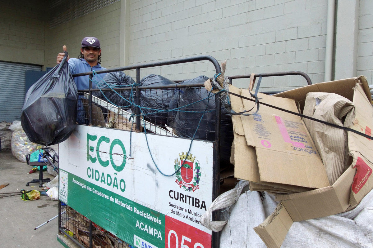 Projeto prioriza catadores na política habitacional de Curitiba