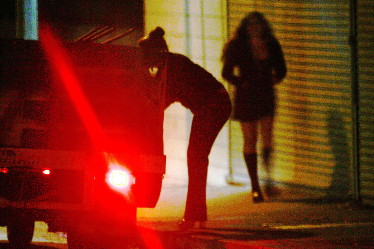 Vereador quer proibir prostituição em espaços públicos de Curitiba