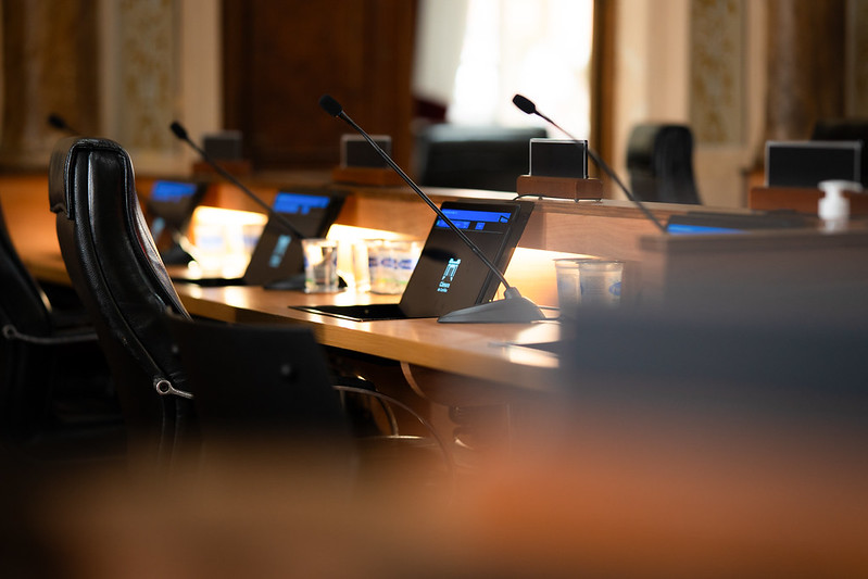 Câmara de Curitiba analisa proposta sobre direitos da pessoa com TEA