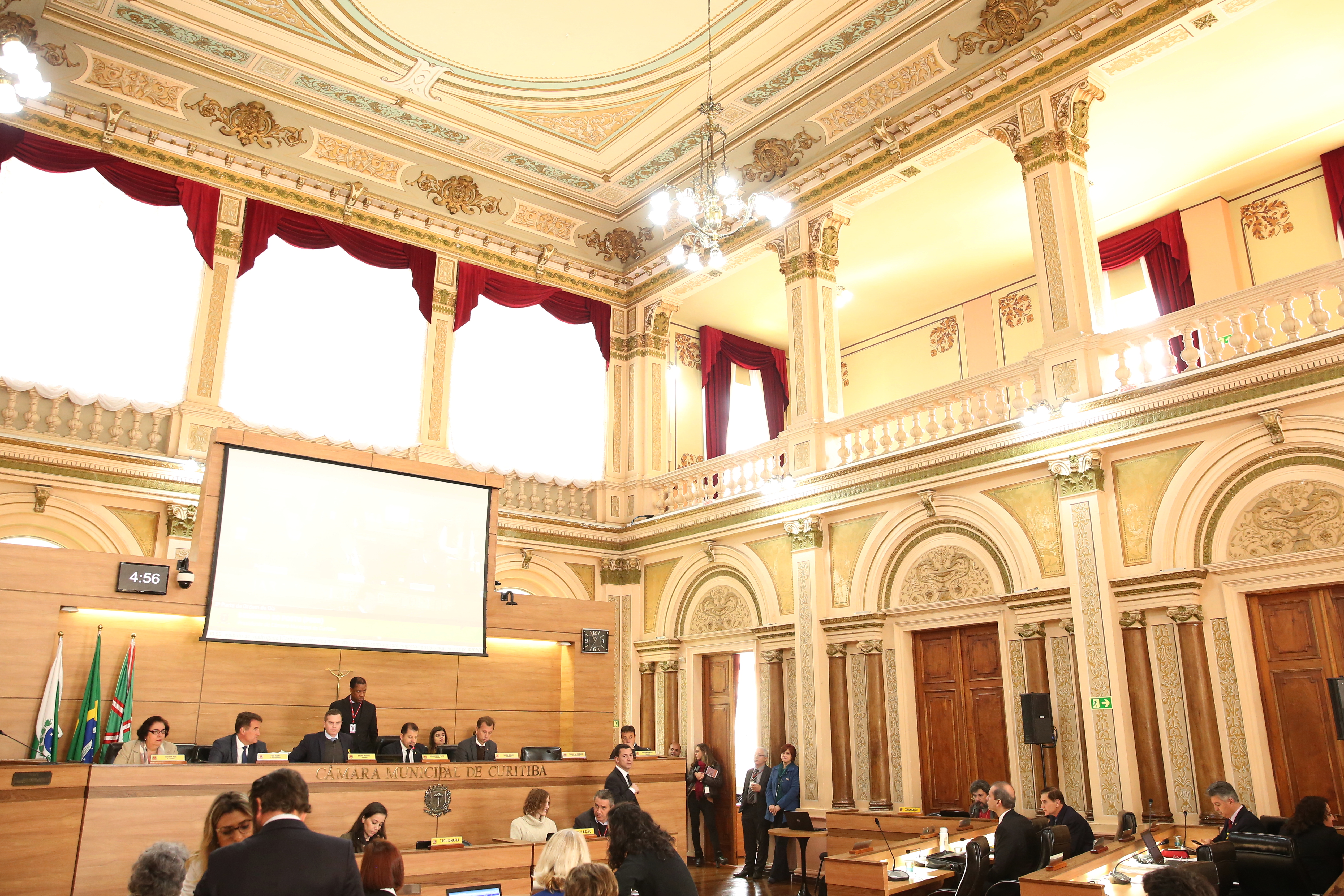 Câmara de Curitiba aprova regulamentação à agricultura urbana