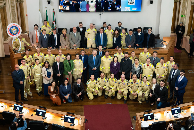 Câmara de Curitiba celebra 113 anos do Corpo de Bombeiros