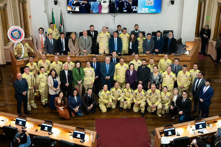 Câmara de Curitiba celebra 113 anos do Corpo de Bombeiros