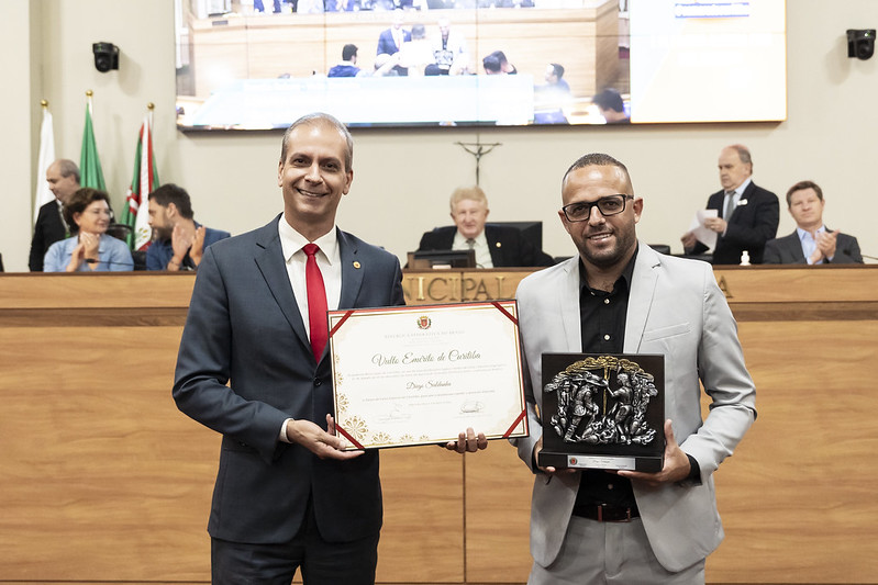 Câmara de Curitiba concede o título de Vulto Emérito a Diego Saldanha