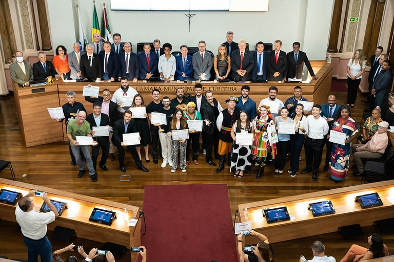 Câmara de Curitiba concede Prêmio Cultura e Divulgação 2023