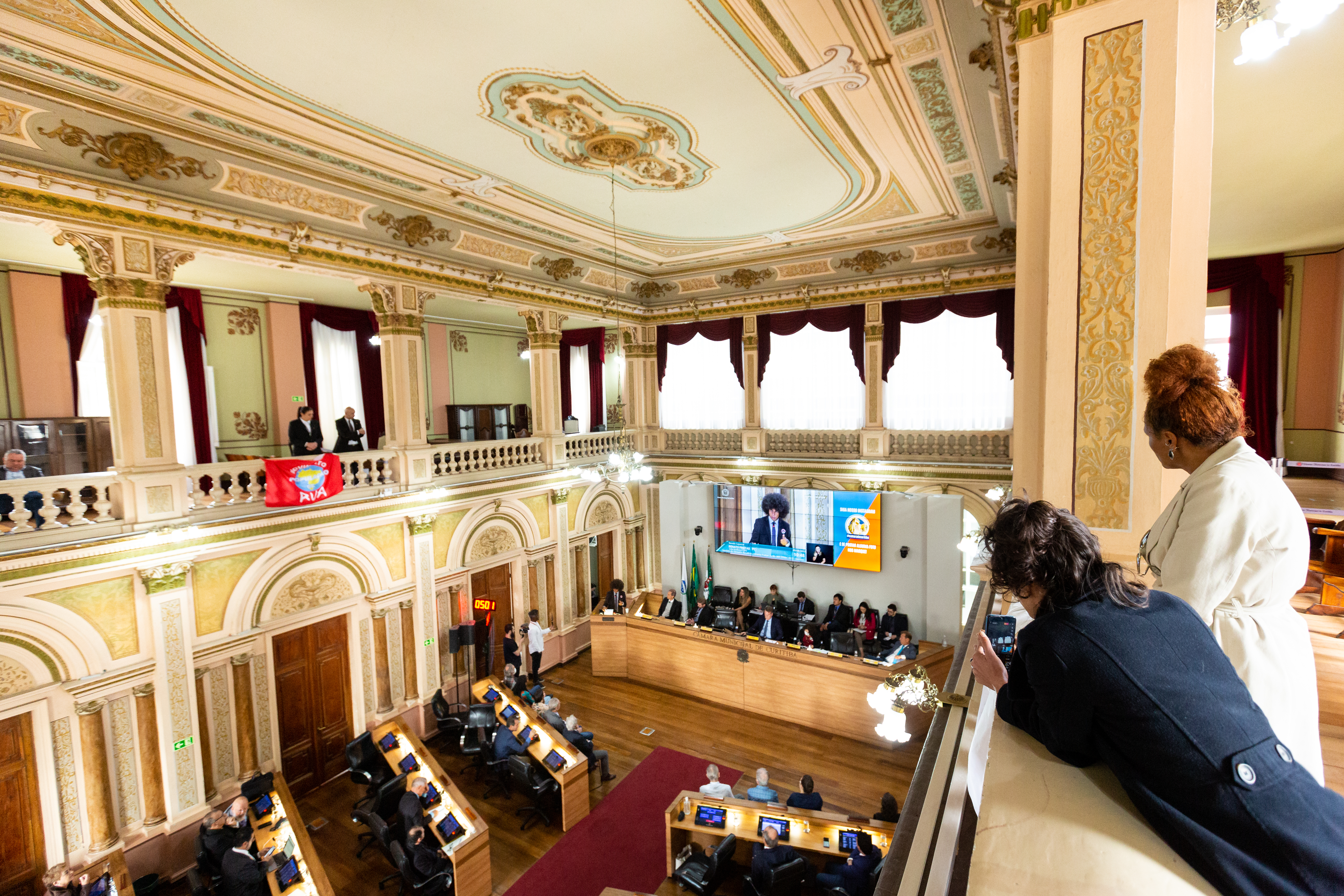 Câmara de Curitiba confirma cassação de vereador em segundo turno