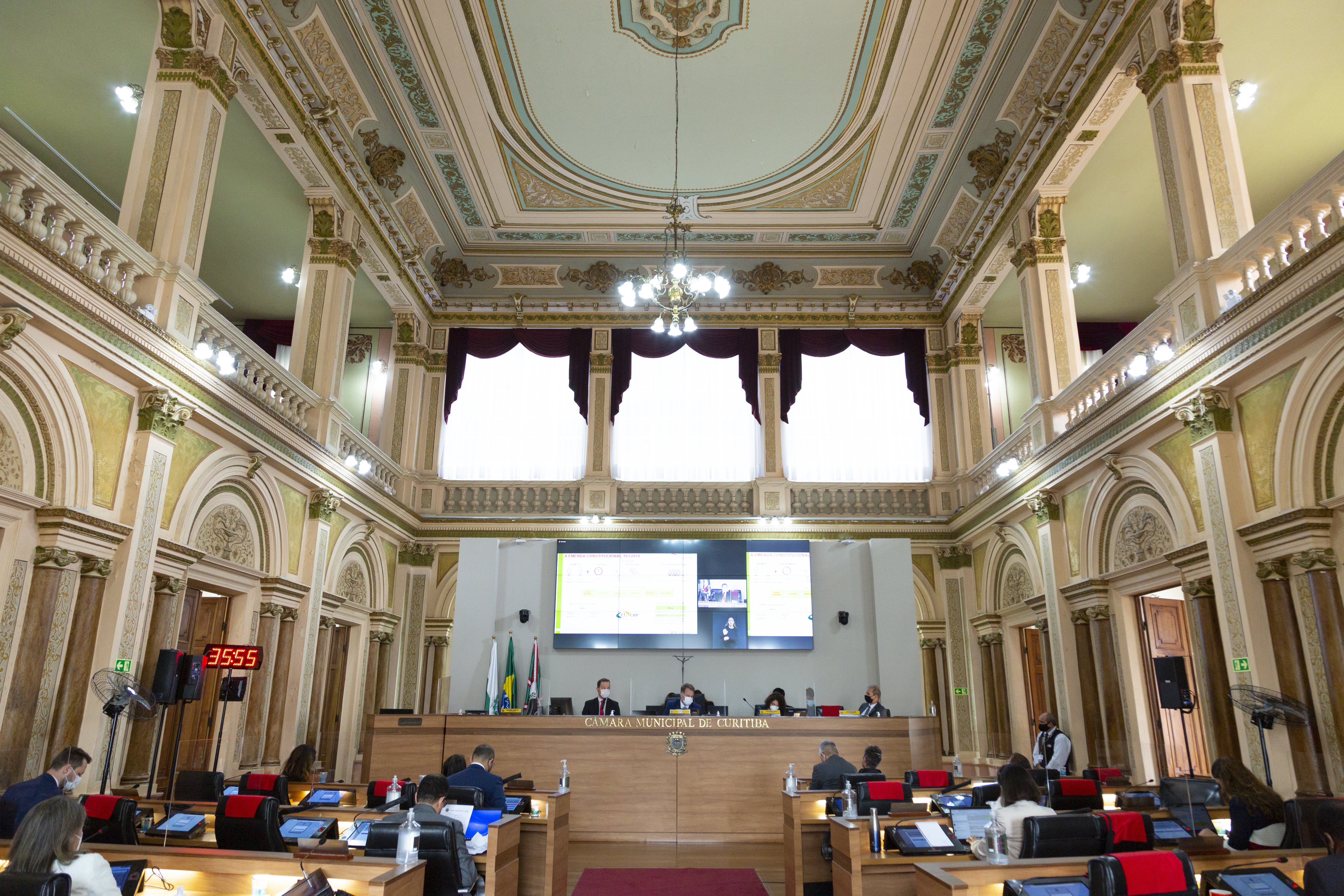 Confirmados créditos para educação infantil e projeto contra assédio