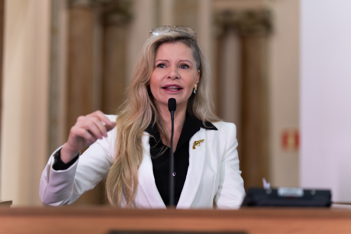 Câmara de Curitiba cria Dia do Uso Seguro das Canaletas de Ônibus 