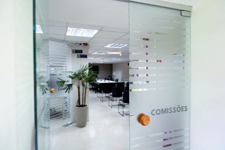 Câmara de Curitiba define composição das comissões permanentes em 2024