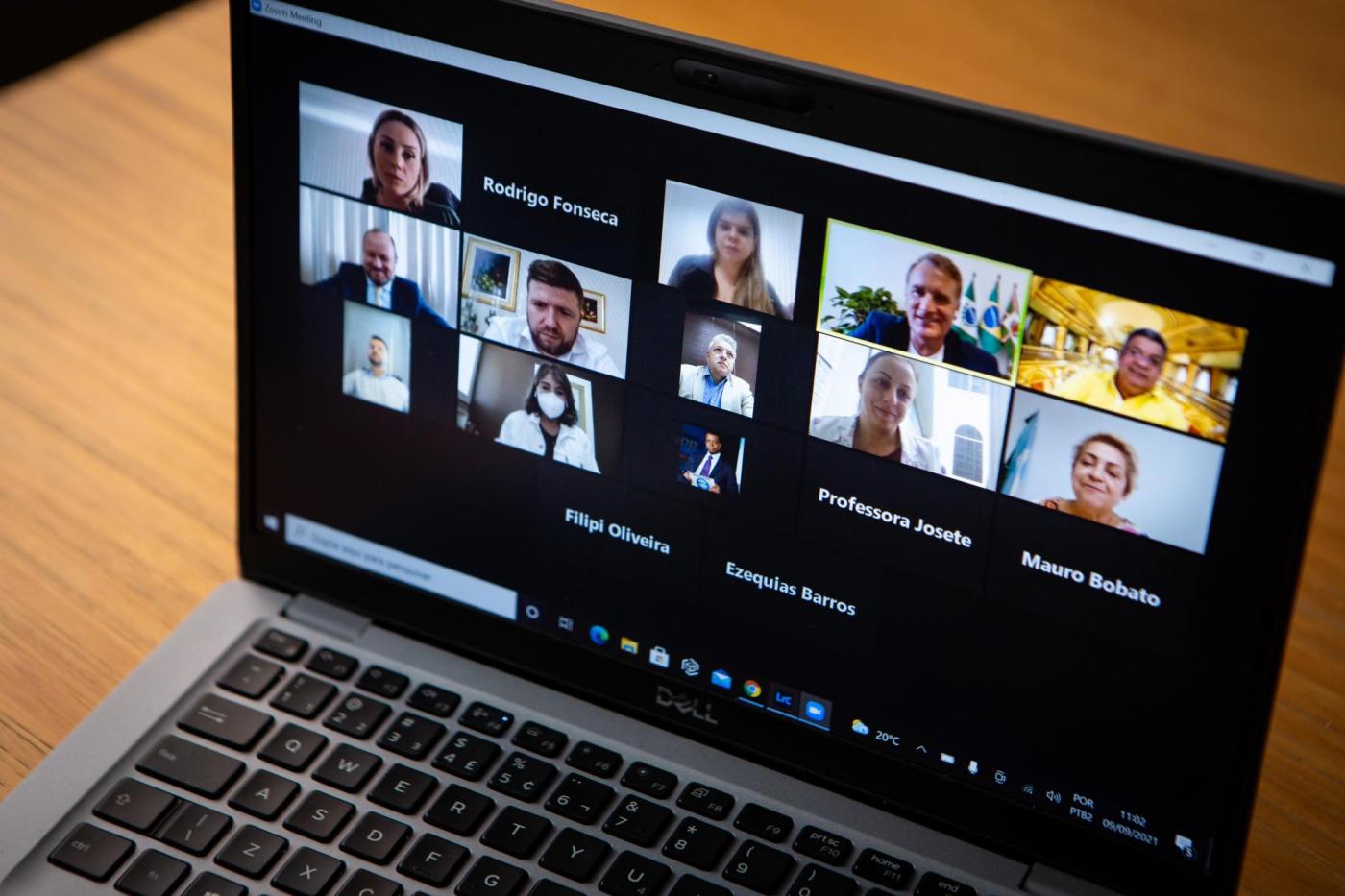 Câmara de Curitiba estuda adoção de modelo híbrido permanente de trabalho