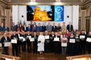Câmara de Curitiba homenageia 22 com Prêmio Papa João Paulo II