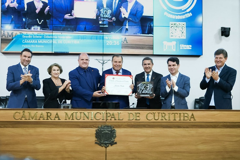 Câmara de Curitiba homenageia fundador do grupo varejista MM