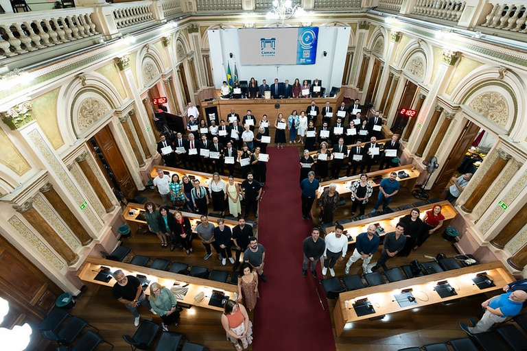 Câmara de Curitiba homenageia os 52 anos da Camerata Antiqua