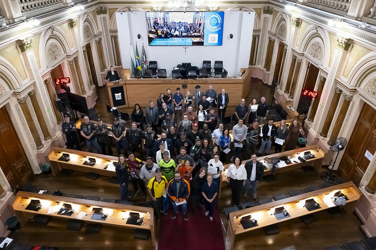 Câmara de Curitiba homenageia trilheiros e trilheiras em Sessão Solene