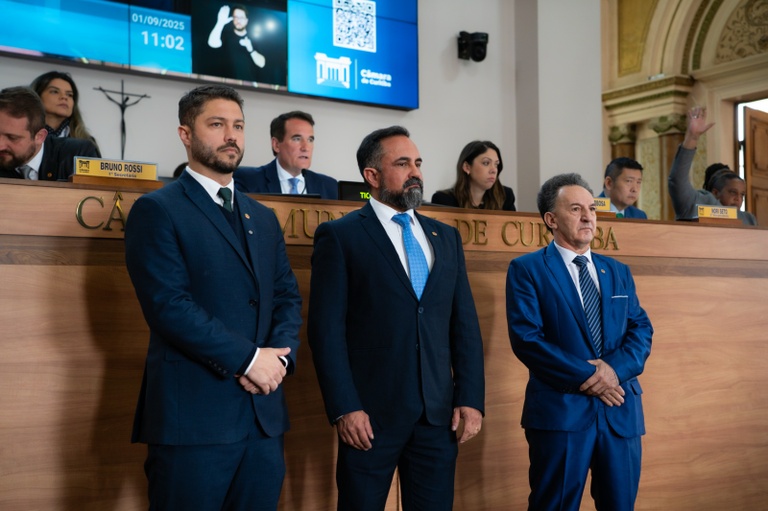 Câmara de Curitiba instaura Comissão Processante para julgar Professora Angela