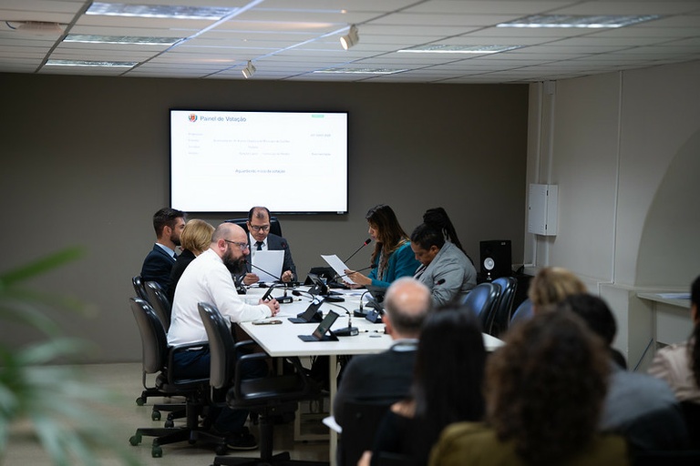 Câmara de Curitiba já pode votar adequação da LOM sobre aposentadoria