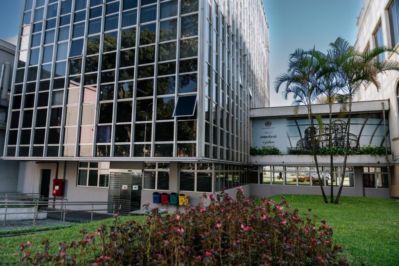 Câmara de Curitiba mantém serviços à população durante julho