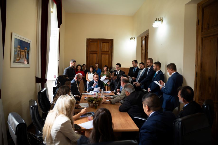 Câmara de Curitiba promove primeira reunião do Colégio de Líderes 