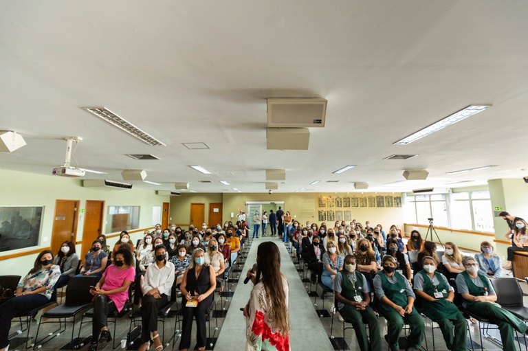 Câmara de Curitiba promove um dia dedicado à mulher