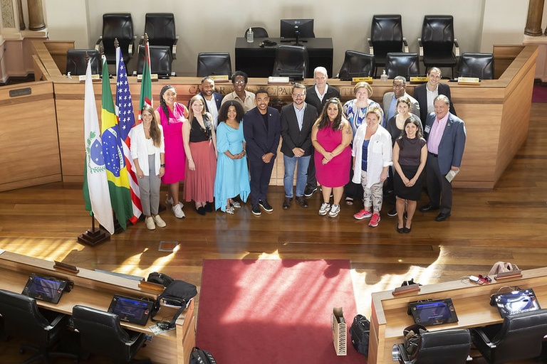 Câmara de Curitiba recebe comitiva de cidade-irmã dos EUA