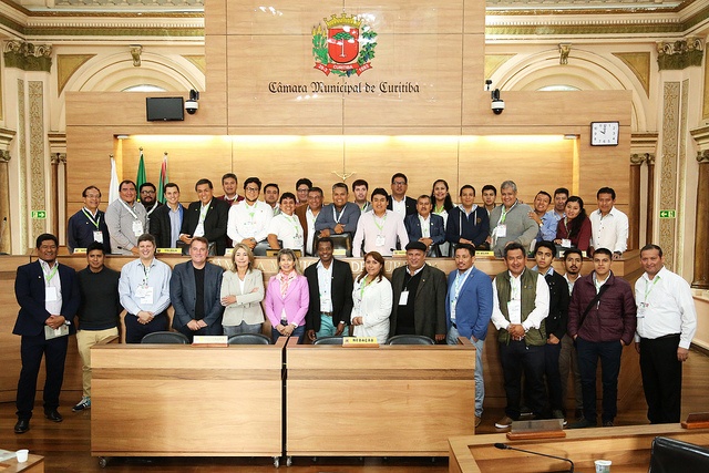 Câmara de Curitiba recebe delegação de 4 países latino-americanos