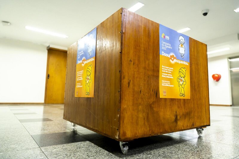 Câmara de Curitiba recebe doações para Campanha do Agasalho