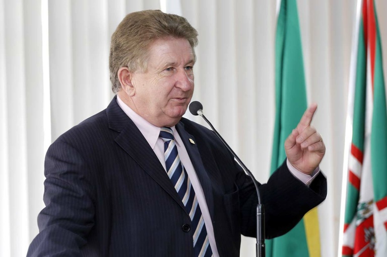 Câmara de Curitiba recebe ex-ministro do Trabalho 