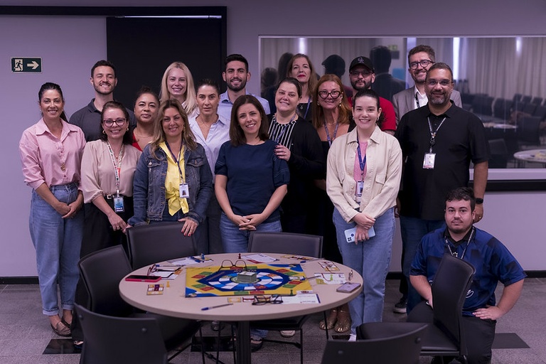 Câmara de Curitiba recebe servidores da Alep para promover o Jogo da Eleição