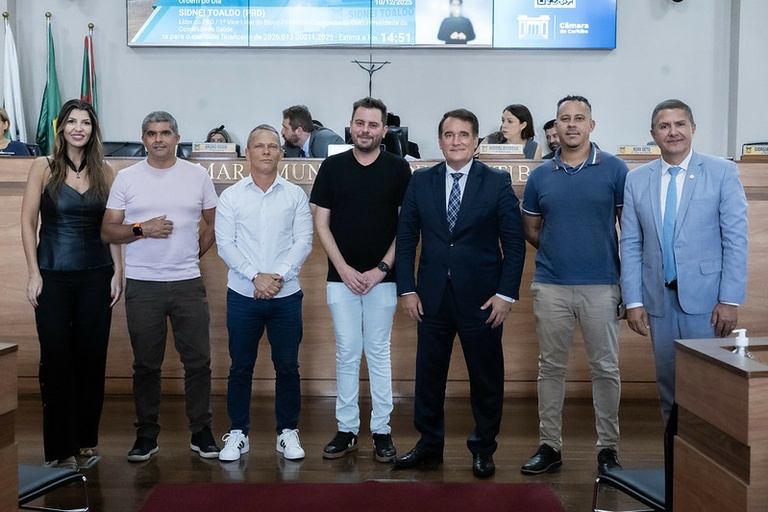 Câmara de Curitiba recebe vereadores de Cambará e São Francisco do Sul