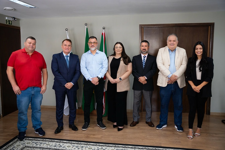 Câmara de Curitiba recebeu visita de comitiva de Araucária, na última sexta