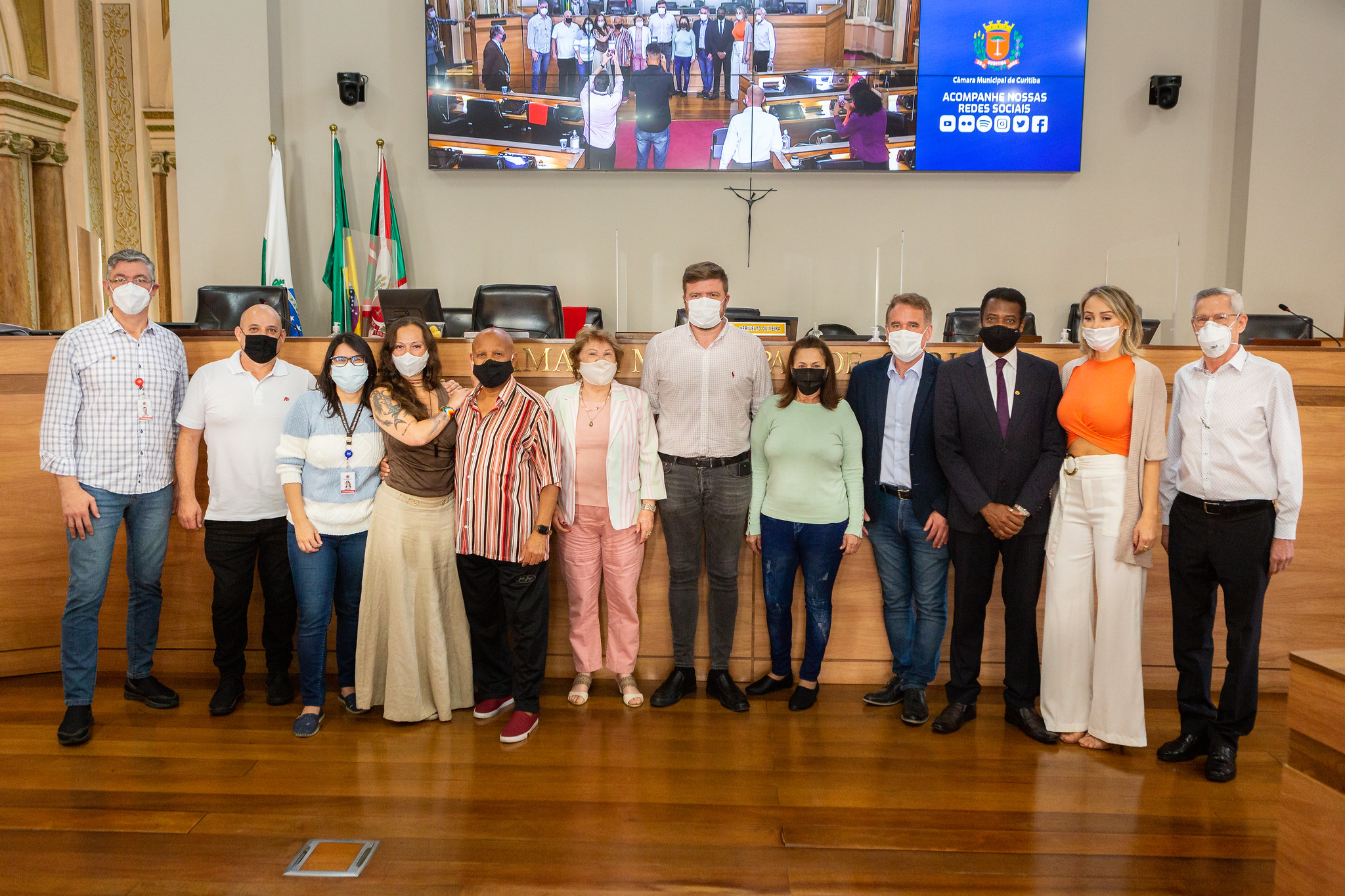 Câmara de Curitiba reconhece trabalho de servidores aposentados