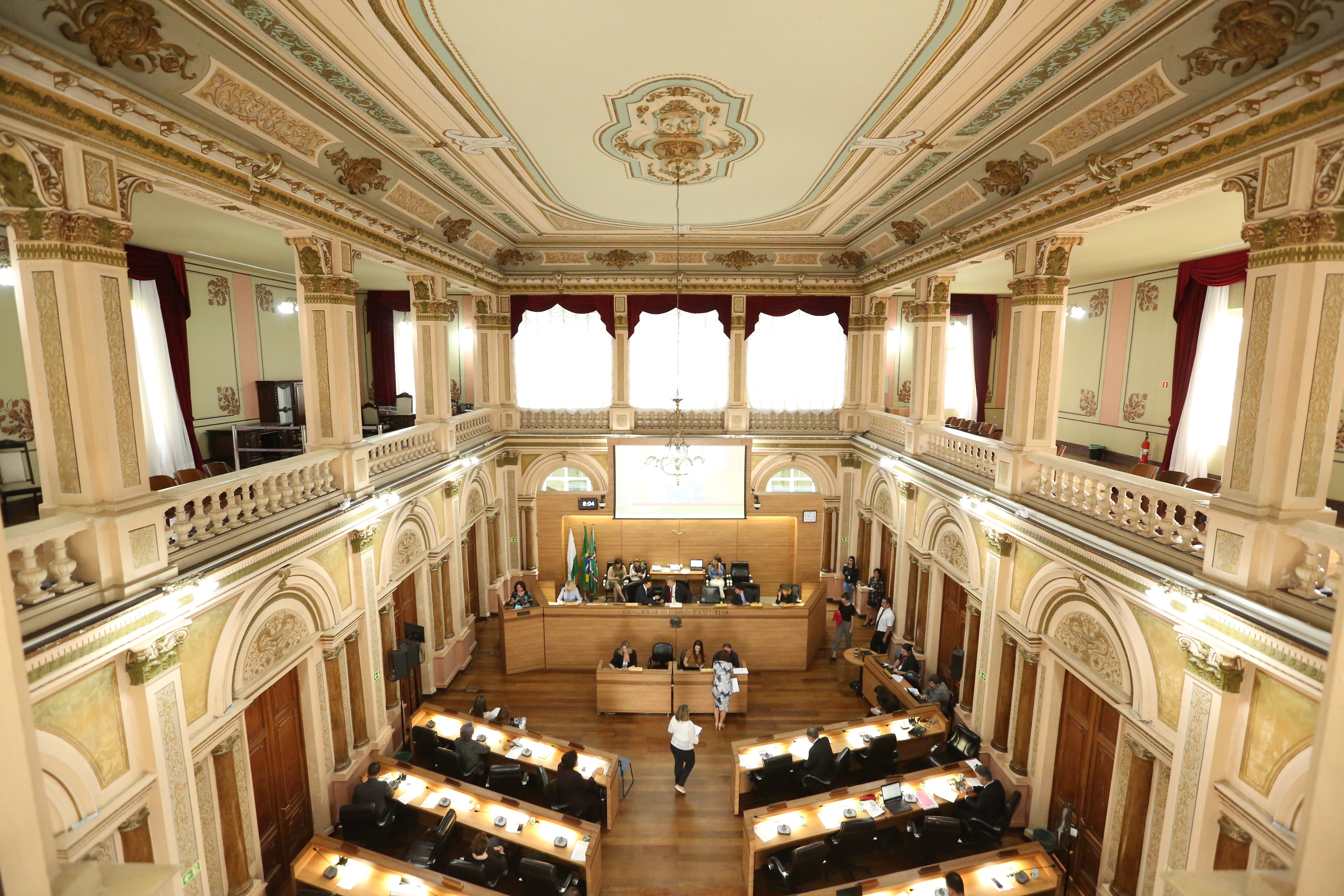 Câmara de Curitiba rejeita repúdio a corte no orçamento da UFPR