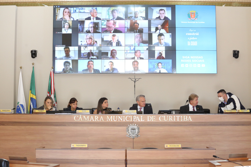 Câmara de Curitiba rejeita sanções municipais a preços abusivos