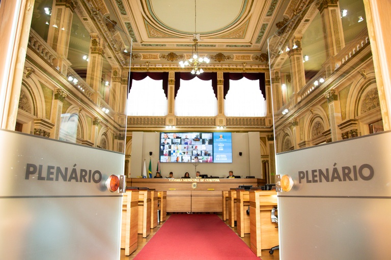 Câmara de Curitiba vota mensagens do Executivo em regime de urgência
