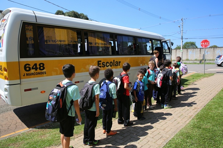 Câmara de Curitiba vota nesta segunda ajuda às empresas de transporte escolar 