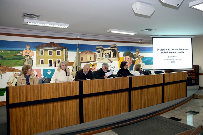 Câmara debate drogadição no ambiente familiar e profissional