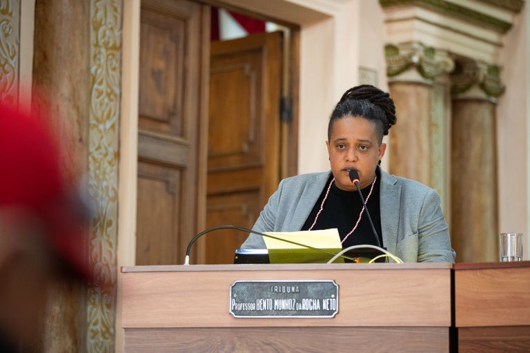 Câmara debate nome de estação-tubo, IA, Julho Azul e estacionamento para autistas