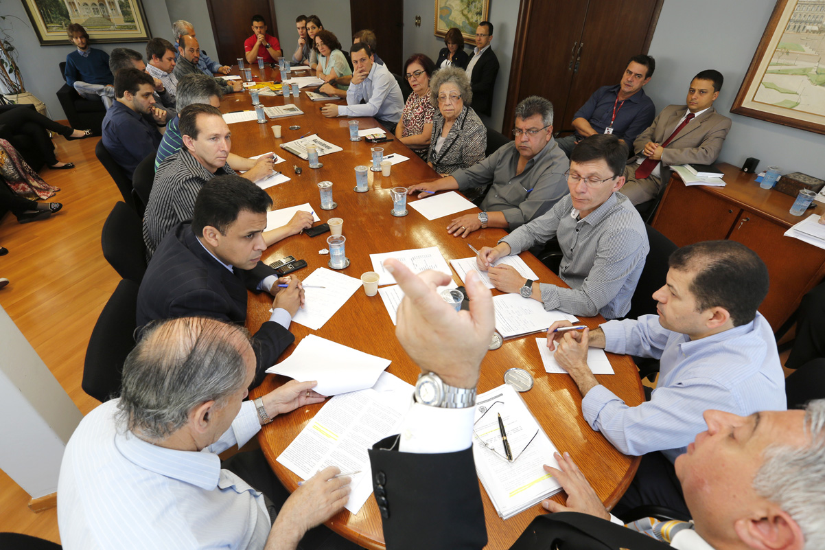 Câmara decide cumprir lei que fixa o 13º salário dos vereadores  