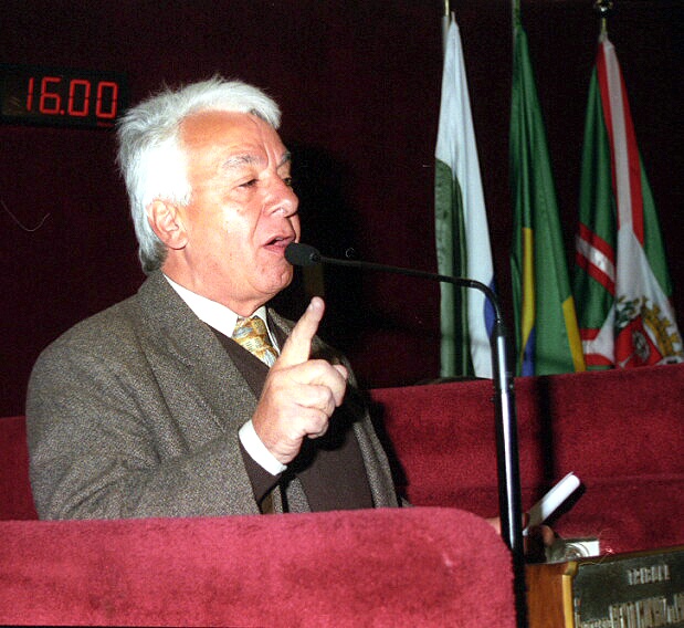 Câmara discute cobrança de estacionamento em shopping  