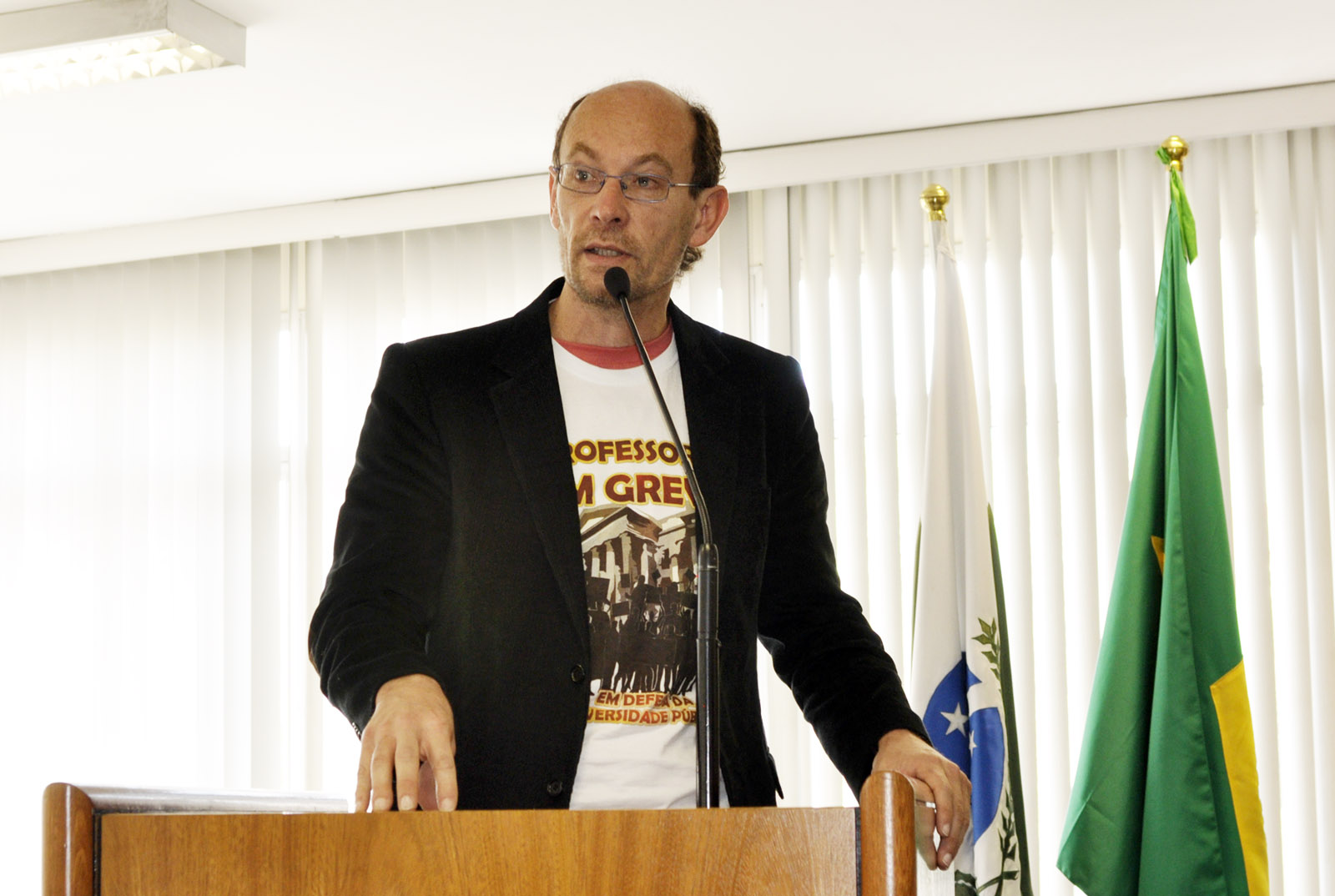 Câmara discute greve nas universidades federais 