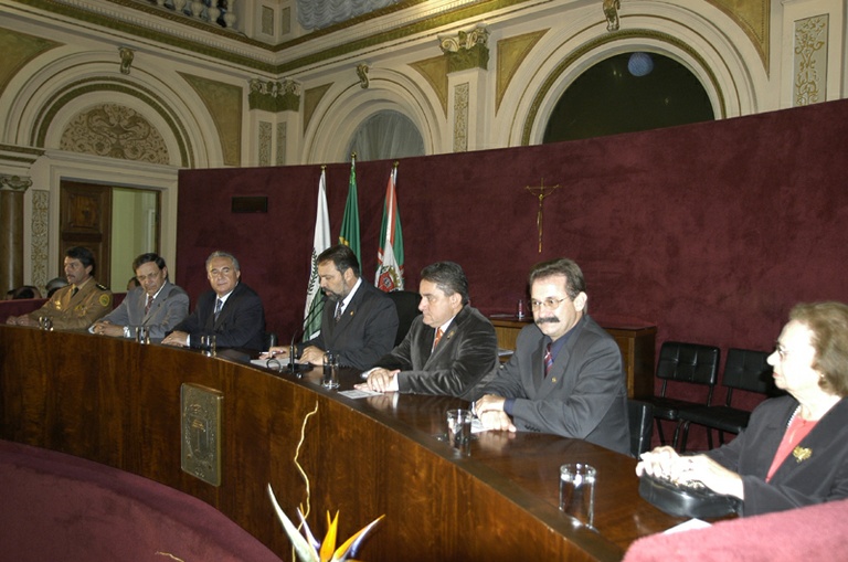 Câmara entrega prêmios pelo aniversário da cidade 